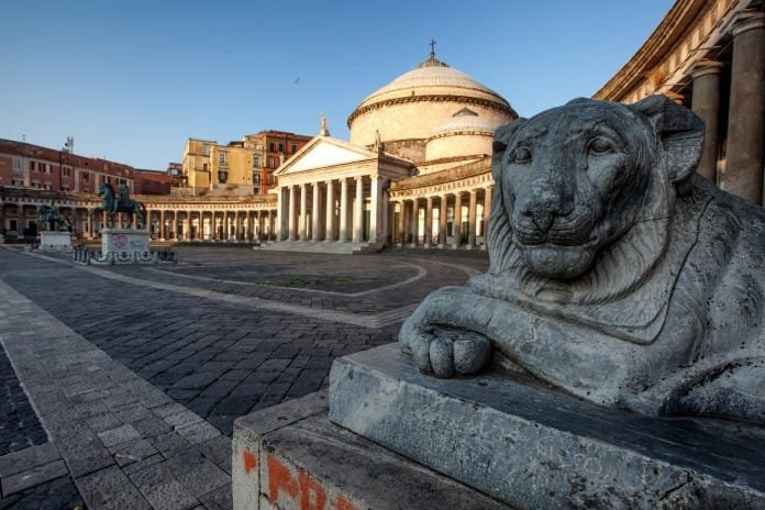 piazza-plebiscito-napoli-696x464